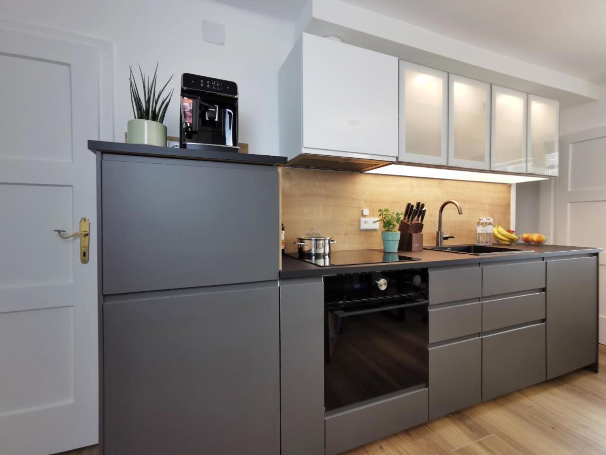 Neues City Center Piano Appartement Mit Netflix Klagenfurt am Woerthersee Exteriör bild
