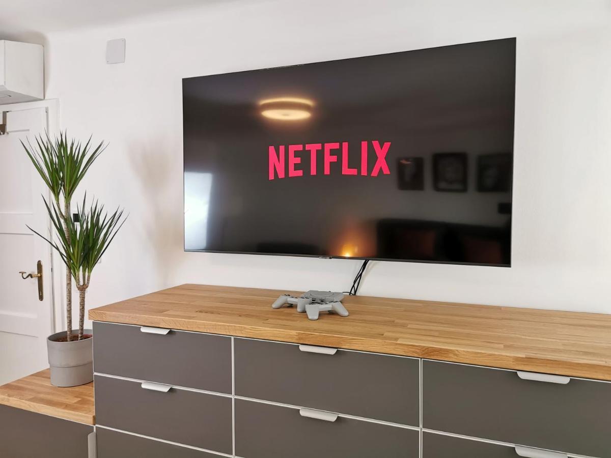 Neues City Center Piano Appartement Mit Netflix Klagenfurt am Woerthersee Exteriör bild
