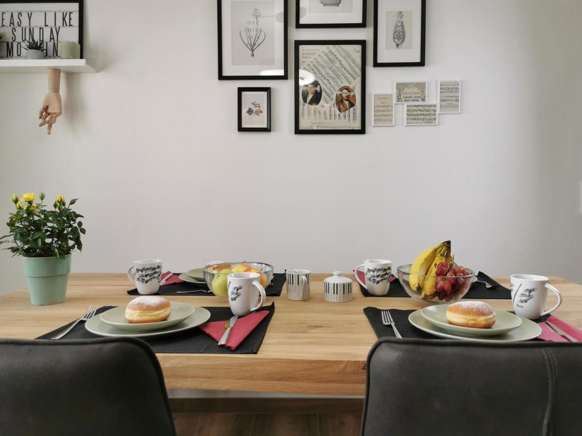 Neues City Center Piano Appartement Mit Netflix Klagenfurt am Woerthersee Exteriör bild