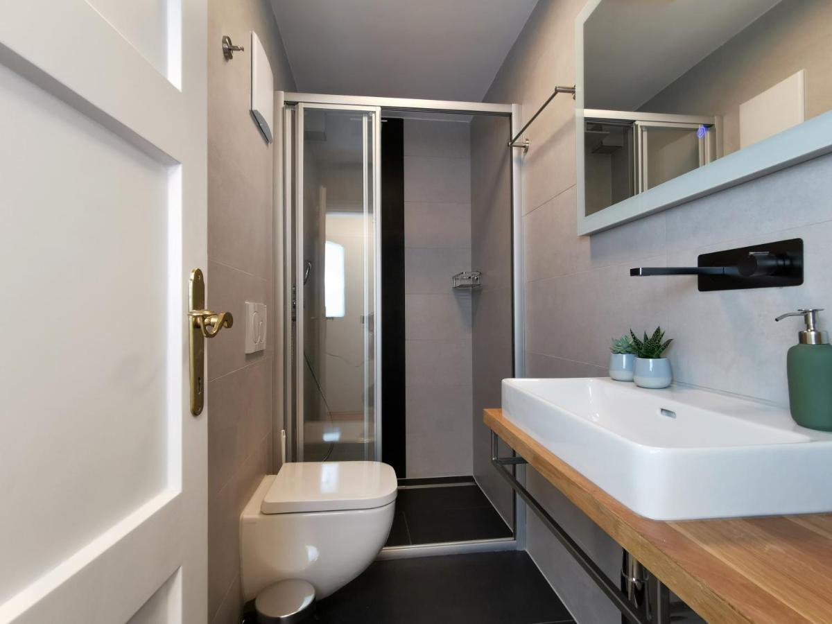 Neues City Center Piano Appartement Mit Netflix Klagenfurt am Woerthersee Exteriör bild