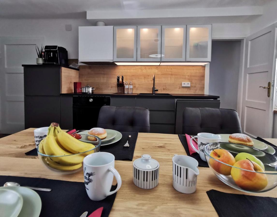 Neues City Center Piano Appartement Mit Netflix Klagenfurt am Woerthersee Exteriör bild
